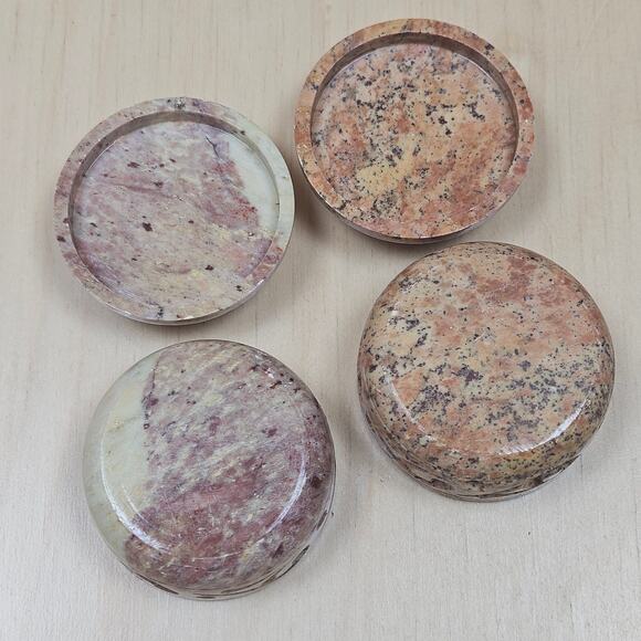 A pair of hand crafted carved sandstone trinket boxes - Picture 9 of 9